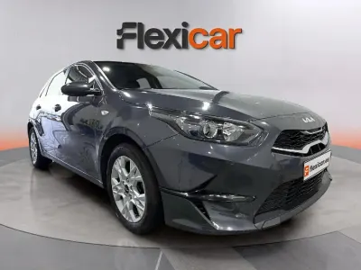 Usado Kia Ceed 136 CV (100 kW) 2023 Blanco Utilitario