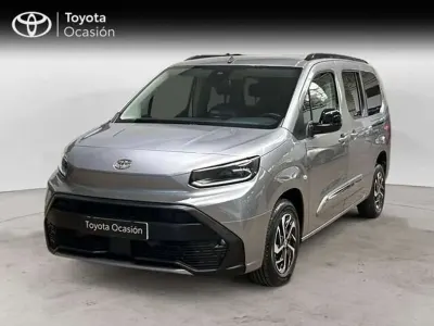 Usado Toyota Proace City Active 131 CV (96 kW) 2024 Plateado Monovolumen