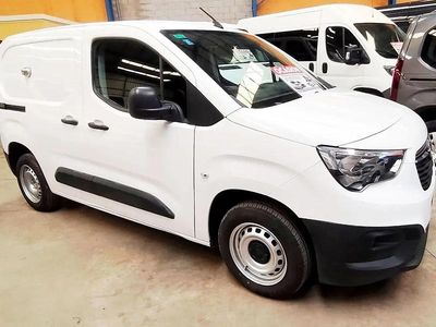 Usado Opel Combo S 130 HP (95 kW) 2023 Branco Monovolume