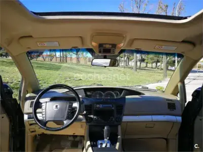 Usado SsangYong Rodius Limited 165 CV (121 kW) 2007 Negro Monovolumen