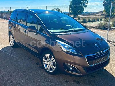 Marrón Usado 2014 Peugeot 5008 Access Monovolumen | 7800 € (Precio justo)