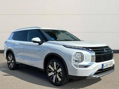 Usado Mitsubishi Outlander P-HEV 306 CV (225 kW) 2025 Blanco SUV