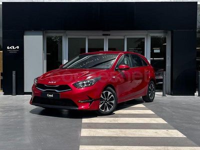 Usado Kia Ceed 100 CV (73 kW) 2025 Rojo Utilitario