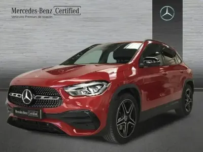 Usado Mercedes GLA200 AMG line 150 CV (110 kW) 2021 Rojo SUV