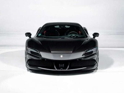 Negro Usado 2023 Ferrari SF90 Descapotable | 520.200 €