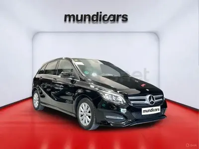 Usado Mercedes B180 Style 110 CV (80 kW) 2016 Negro Monovolumen