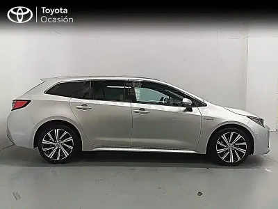 Usado Toyota Corolla Sport 180 CV (132 kW) 2021 Gris / plata Familiar