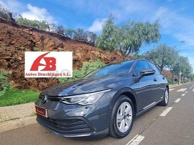 Usado VW Golf VIII Life 110 CV (80 kW) 2022 Gris / plata Berlina