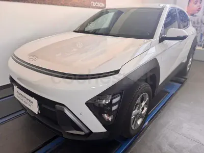 Usado Hyundai Kona 100 CV (73 kW) 2025 Blanco SUV
