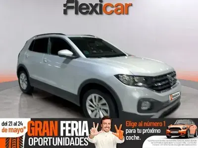 Usado VW T-Cross Advance 110 CV (80 kW) 2022 Gris / plata SUV