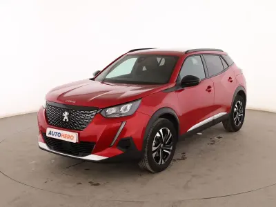 Usado Peugeot 2008 Allure 101 CV (74 kW) 2023 Rojo SUV