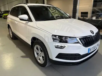 Usado Skoda Karoq Style 150 CV (110 kW) 2022 Blanco SUV