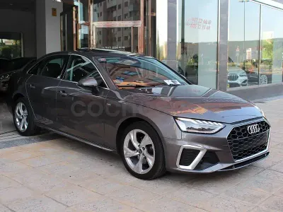 Usado Audi A4 Advanced Plus 163 CV (119 kW) 2021 Gris / plata Berlina