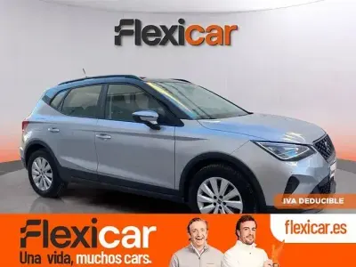Usado Seat Arona Style 110 CV (80 kW) 2022 Gris / plata SUV