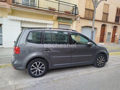 Usado VW Touran Advance 105 CV (77 kW) 2012 Gris / plata Monovolumen