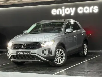 Usado VW T-Roc Life 110 CV (80 kW) 2023 Gris / plata SUV