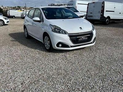 Usado Peugeot 208 Active 75 CV (55 kW) 2018 Blanco Utilitario