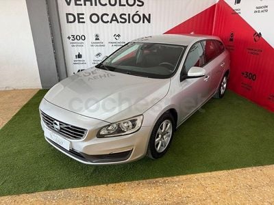 Gris / plata Usado 2013 Volvo V60 Momentum Familiar | 9990 € (Un poco caro)