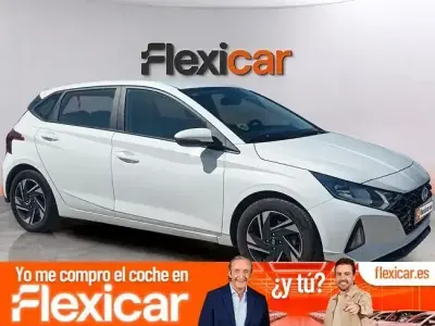 Usado Hyundai i20 100 CV (73 kW) 2021 Blanco Utilitario