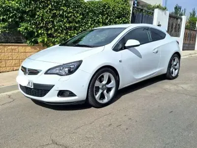 Usado Opel Astra GTC