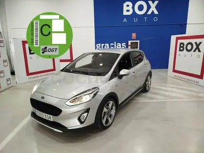 Usado Ford Fiesta Active 100 CV (73 kW) 2018 Gris / plata Utilitario