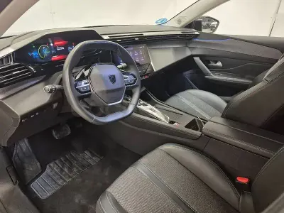 Usado Peugeot 308 Allure 180 CV (132 kW) 2022 Verde Berlina