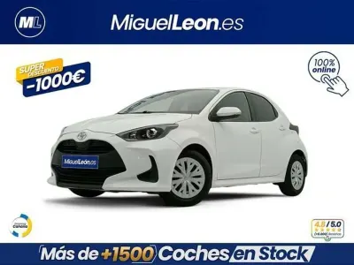 Usado Toyota Yaris Active 69 CV (50 kW) 2022 Blanco Utilitario