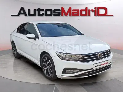 Usado VW Passat Business 120 CV (88 kW) 2020 Blanco Berlina