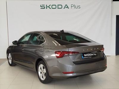 Usado Skoda Octavia Ambition 150 CV (110 kW) 2022 Gris