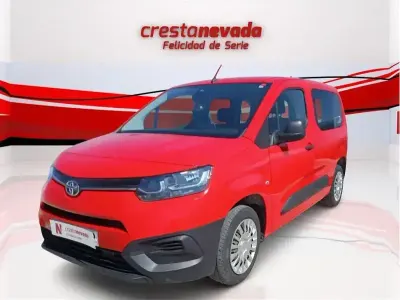 Usado Toyota Proace Verso Active 131 CV (96 kW) 2023 Rojo Familiar
