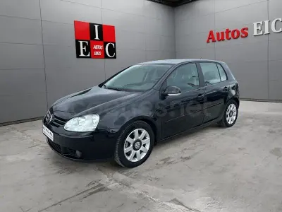 Usado VW Golf IV Highline 105 CV (77 kW) 2006 Negro Berlina
