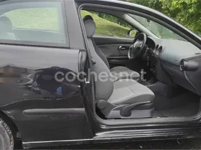 Occasion Seat Ibiza Stella 75 PK (55 kW) 2002 Zwart Hatchback