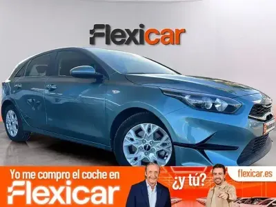 Usado Kia Ceed 100 CV (73 kW) 2023 Verde Utilitario