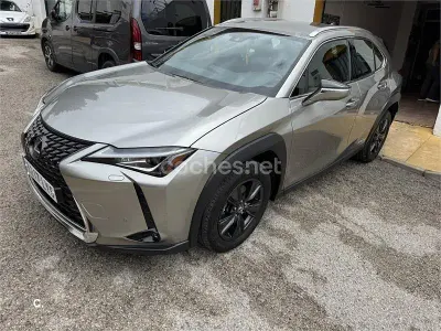 Usado Lexus UX Business Edition 184 CV (135 kW) 2022 Beige SUV