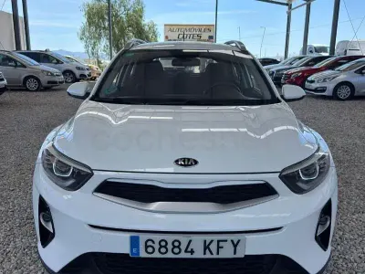 Usado Kia Stonic 84 CV (61 kW) 2018 Blanco SUV