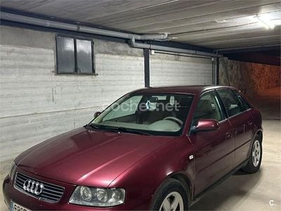 Granate Usado 2002 Audi A3 Ambiente Berlina | 2999 € (Precio justo)