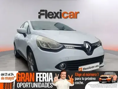 Usado Renault Clio IV Authentique 75 CV (55 kW) 2015 Blanco
