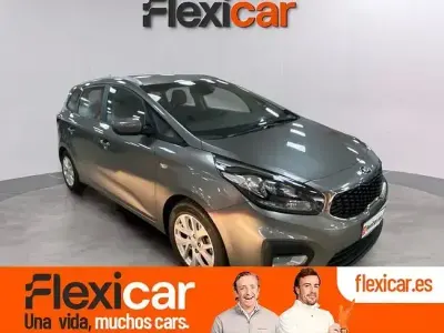 Usado Kia Carens 115 CV (84 kW) 2017 Gris Monovolumen