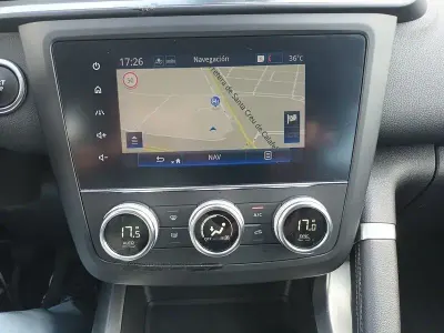 Usado Renault Kadjar Techno 140 CV (102 kW) 2022 Gris SUV