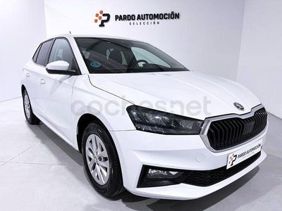 Usado Skoda Fabia Selection 95 CV (69 kW) 2024 Blanco Utilitario