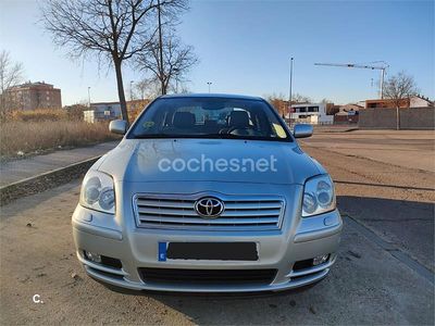 Beige Usado 2005 Toyota Avensis Executive Berlina | 6900 € (Caro)
