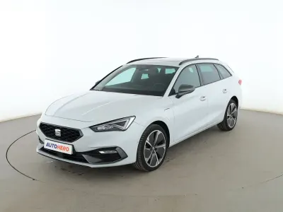 Usado Seat Leon FR 204 CV (150 kW) 2021 Blanco Familiar