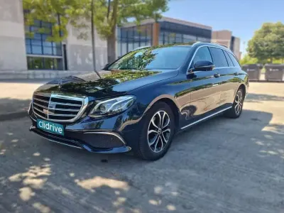 Usado Mercedes E220 194 CV (142 kW) 2018 Negro Familiar