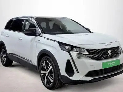Usado Peugeot 5008 GT 130 CV (95 kW) 2023 Blanco SUV