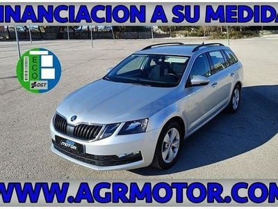 Usado Skoda Octavia G-TEC Ambition 131 CV (96 kW) 2020 Gris / plata Familiar