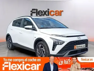 Usado Hyundai Bayon 100 CV (73 kW) 2023 Blanco SUV