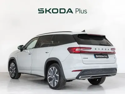 Usado Skoda Kodiaq SportLine 204 CV (150 kW) 2025 Gris SUV