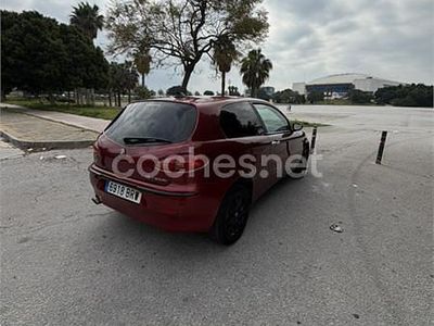 Usado Alfa Romeo 147 Progression 120 CV (88 kW) 2002 Rojo Utilitario