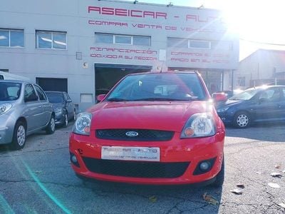 Rojo Usado 2007 Ford Fiesta Berlina | 5200 € (Un poco caro)
