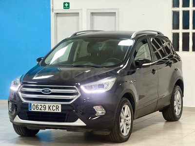Usado Ford Kuga Trend 150 HP (110 kW) 2017 Preto SUV